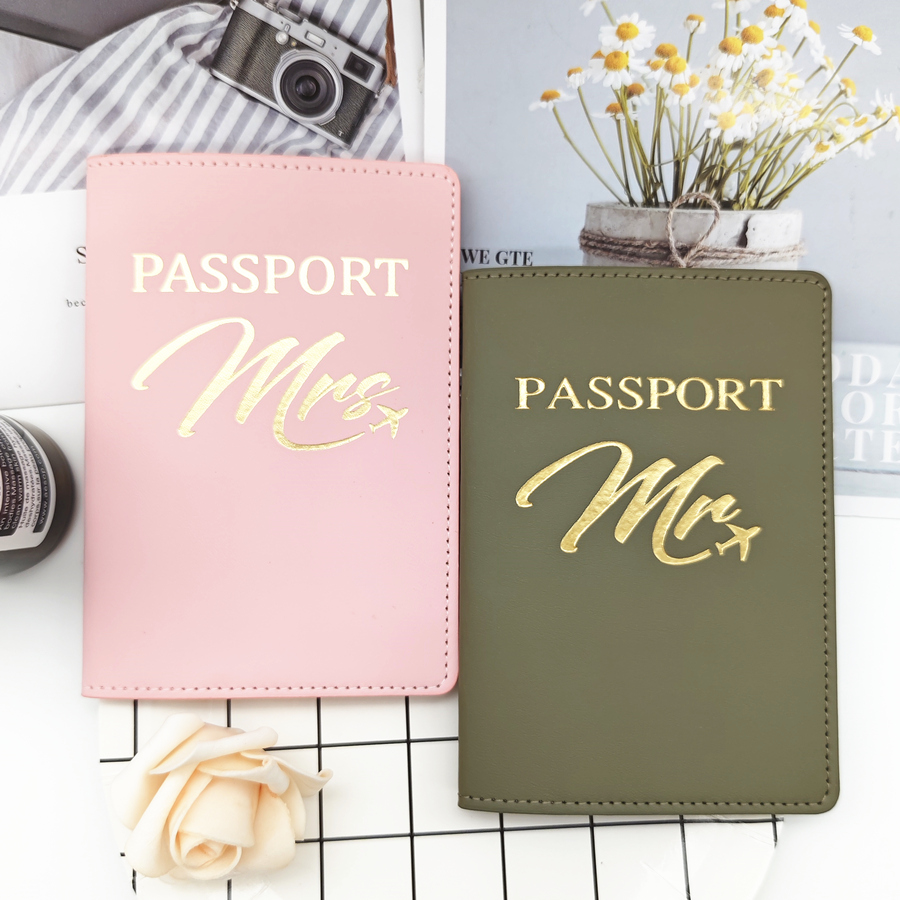 Travel Accessories Gear - طقم من قطعتين غطاء جواز سفر