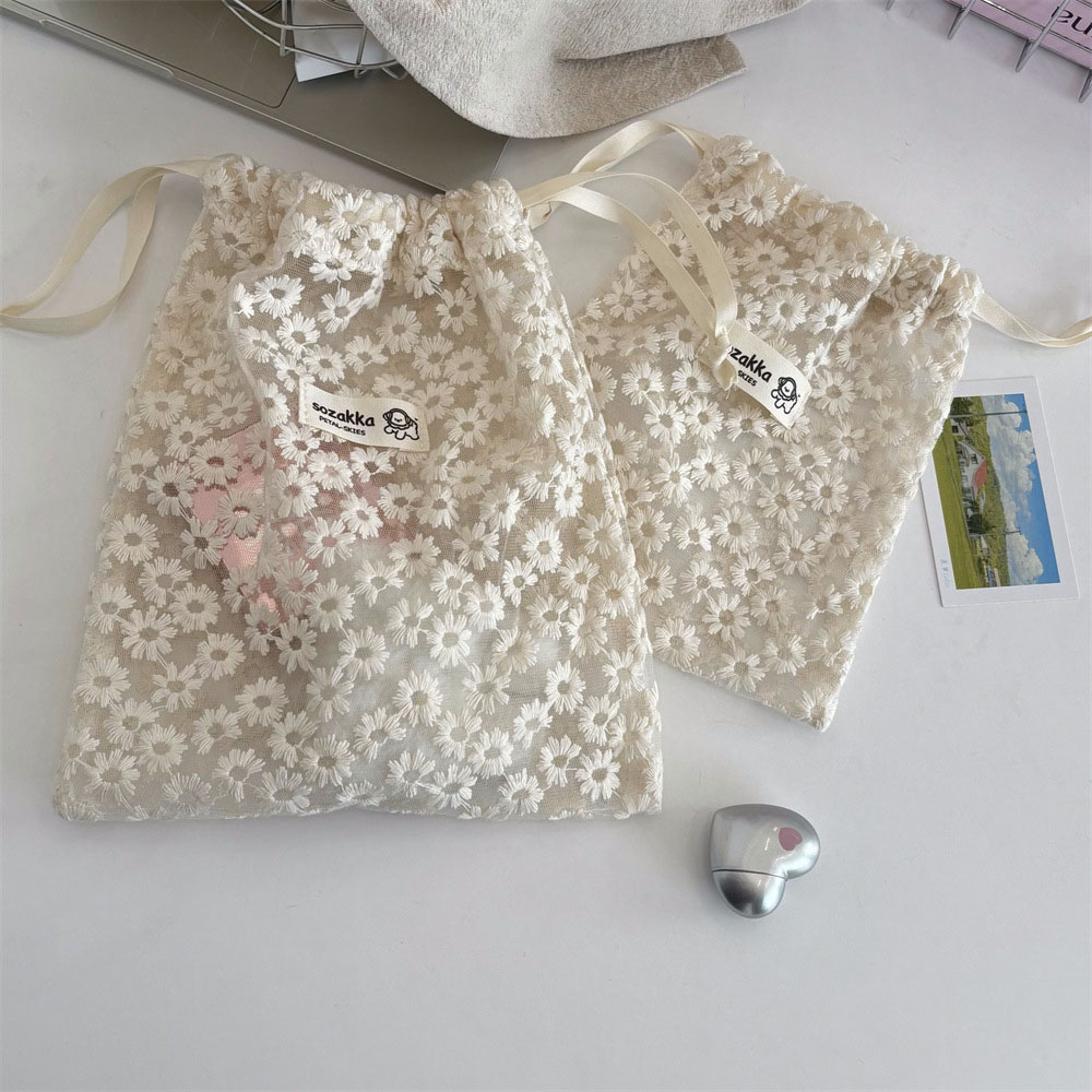 حقيبة مكياج شبكية مطرزة بالدان - مراجعة Travel Accessories Pack وسعره